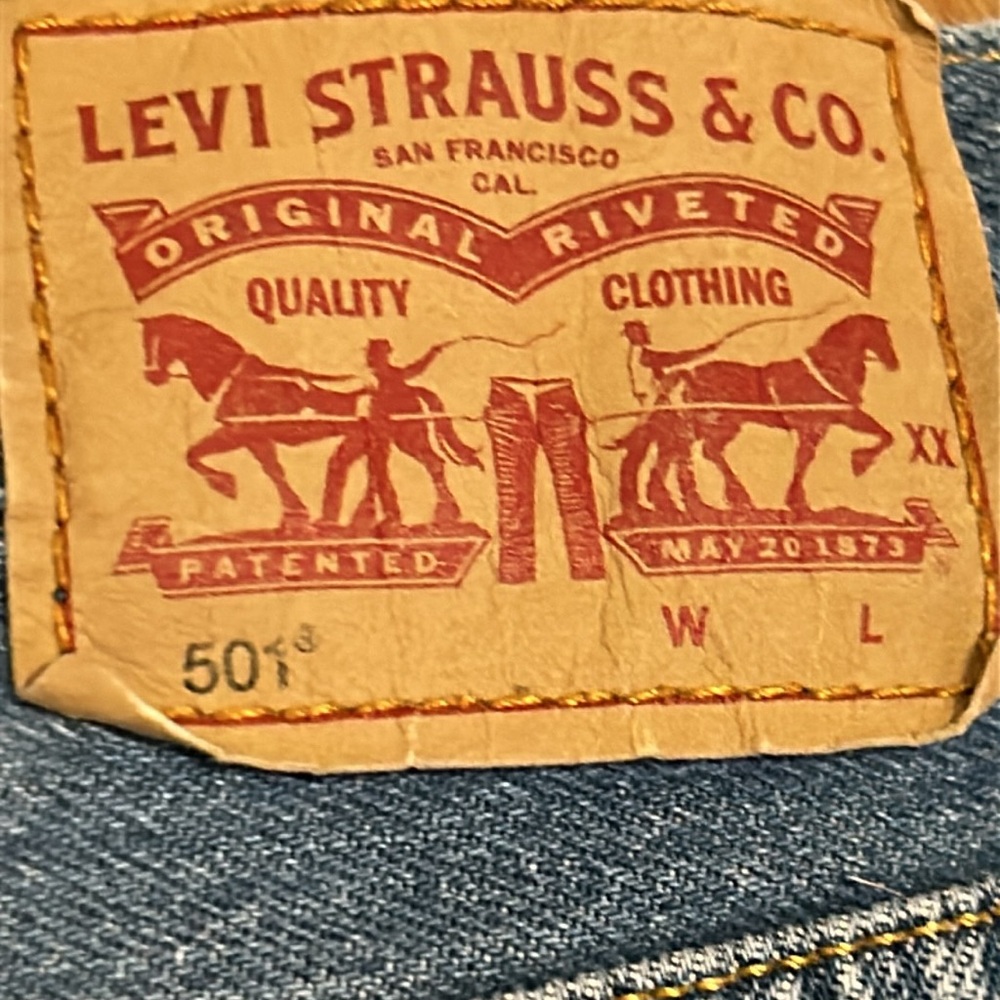 Levi 501 Button Fly Cutoffs - Picture 4 of 7